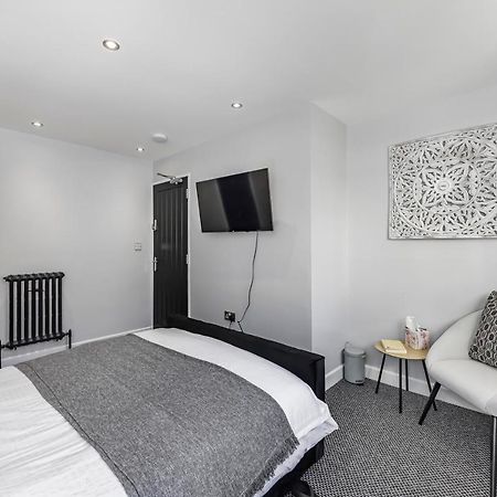 Victoria Hub London Exterior photo